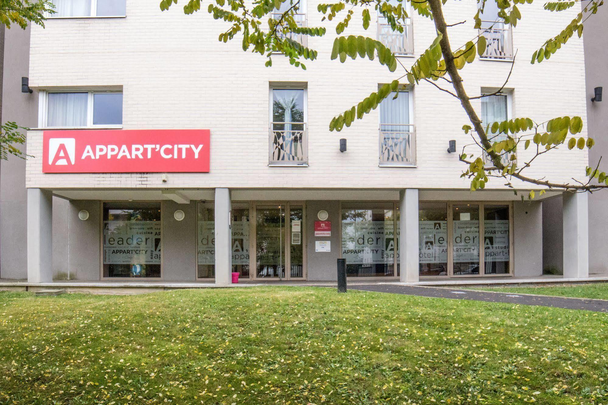Appart'City Pontoise Cergy-Le-Haut Экстерьер фото