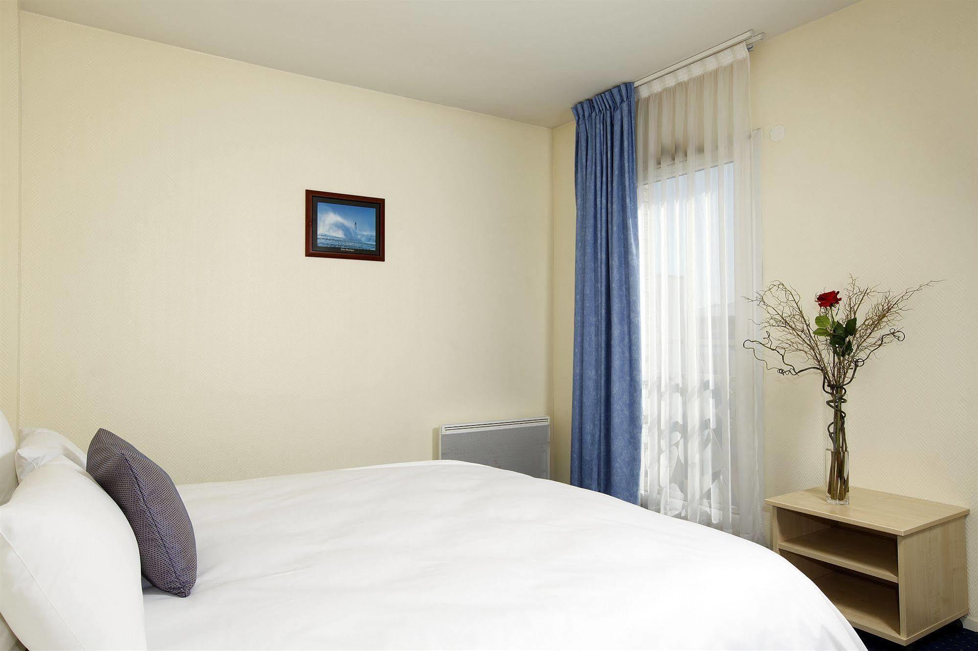 Appart'City Pontoise Cergy-Le-Haut Экстерьер фото