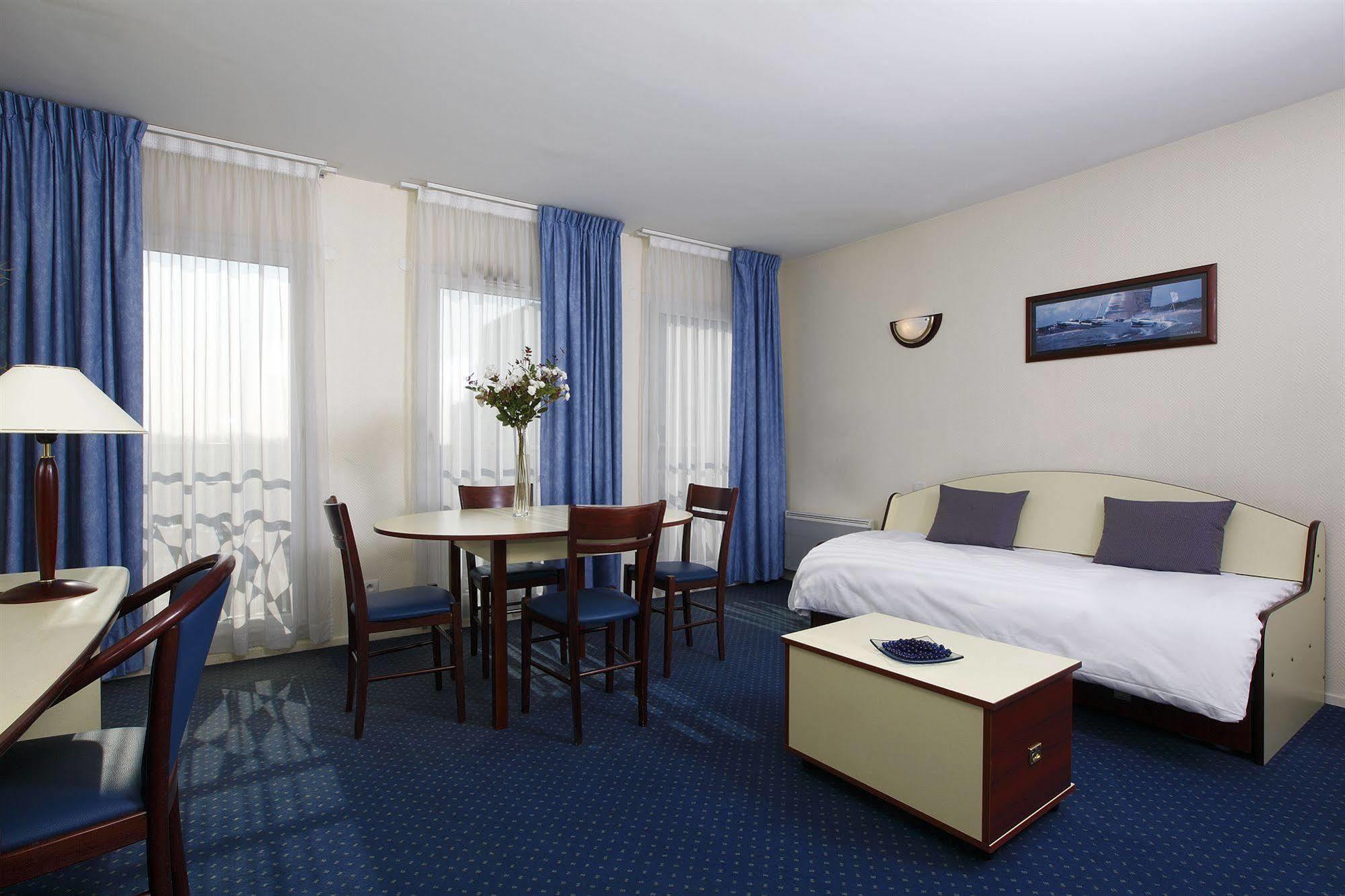 Appart'City Pontoise Cergy-Le-Haut Экстерьер фото