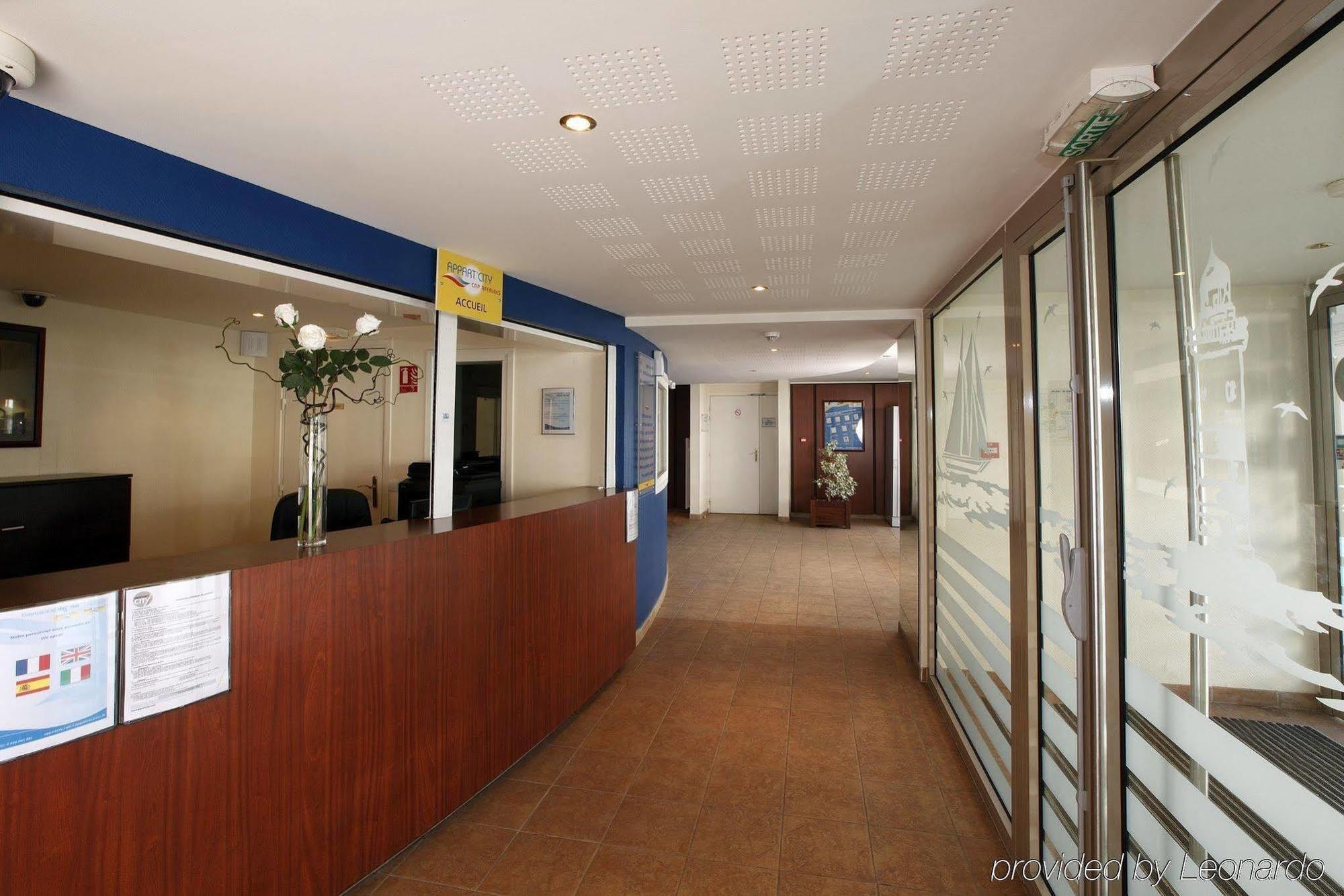 Appart'City Pontoise Cergy-Le-Haut Интерьер фото